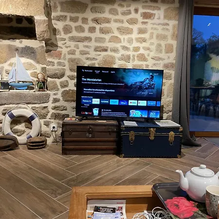 Nyaraló D Izel N1 Entre Terre Et Pres D'un Golf
